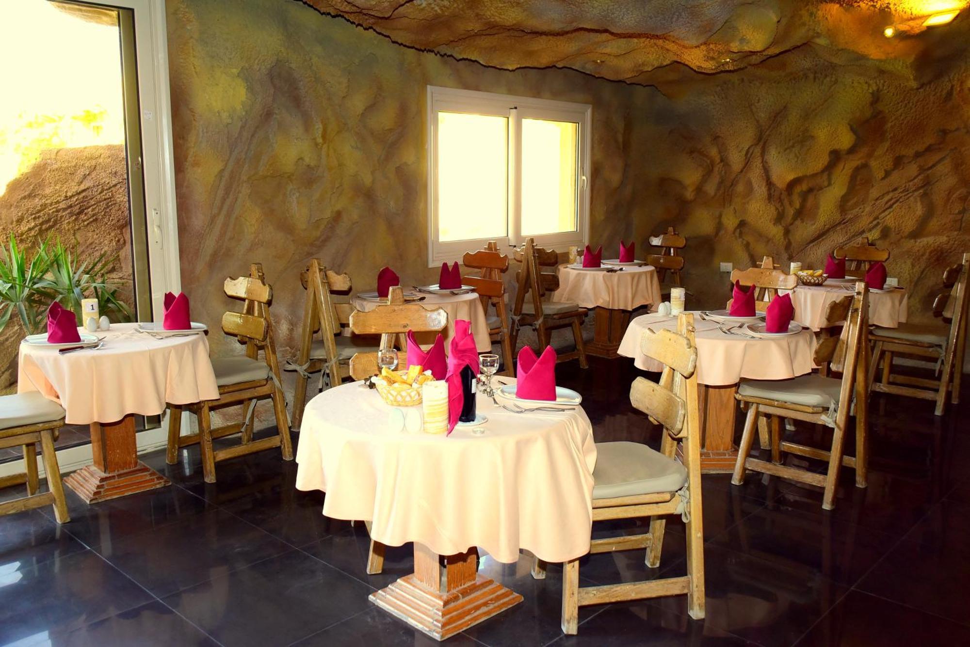 Caves Beach Resort Adults Only Hurghada Esterno foto